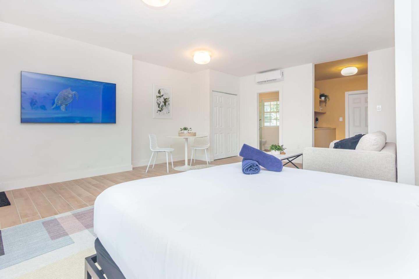 Large Stylish Studio Apartment In El Portal #3 Miami Ngoại thất bức ảnh