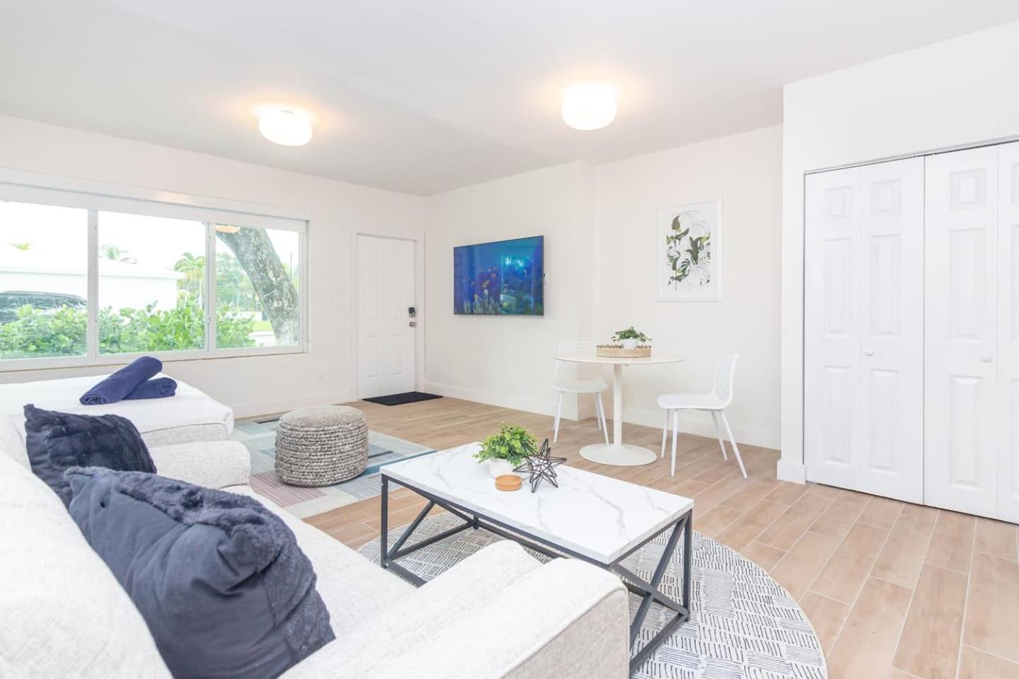 Large Stylish Studio Apartment In El Portal #3 Miami Ngoại thất bức ảnh