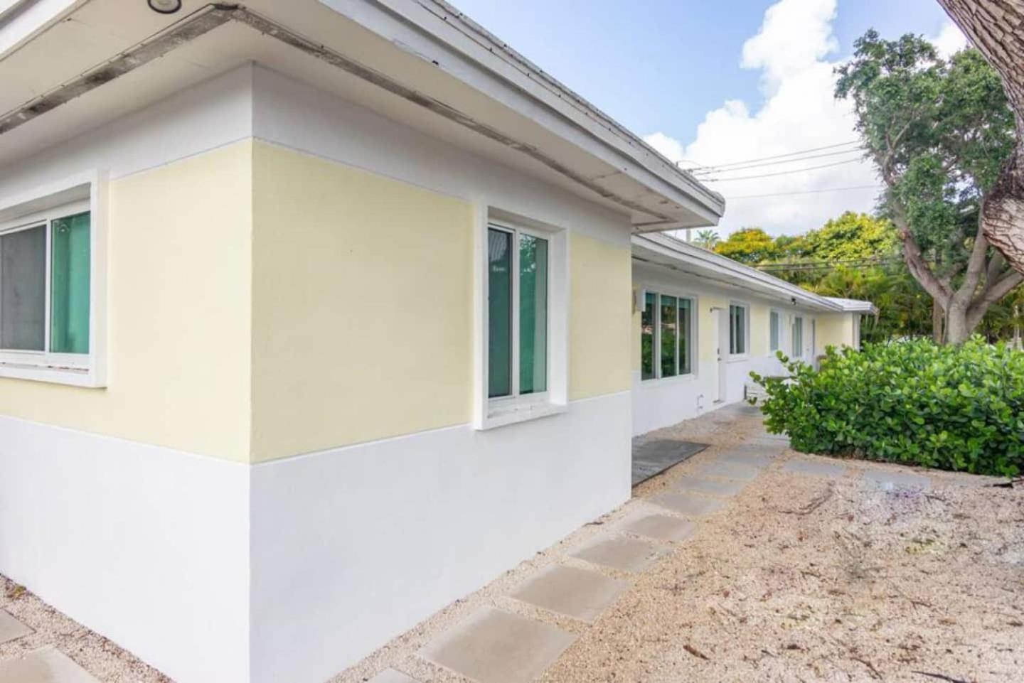 Large Stylish Studio Apartment In El Portal #3 Miami Ngoại thất bức ảnh